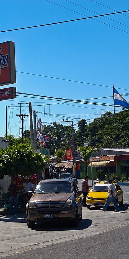 Biking along Río Lempa San Luis Talpa