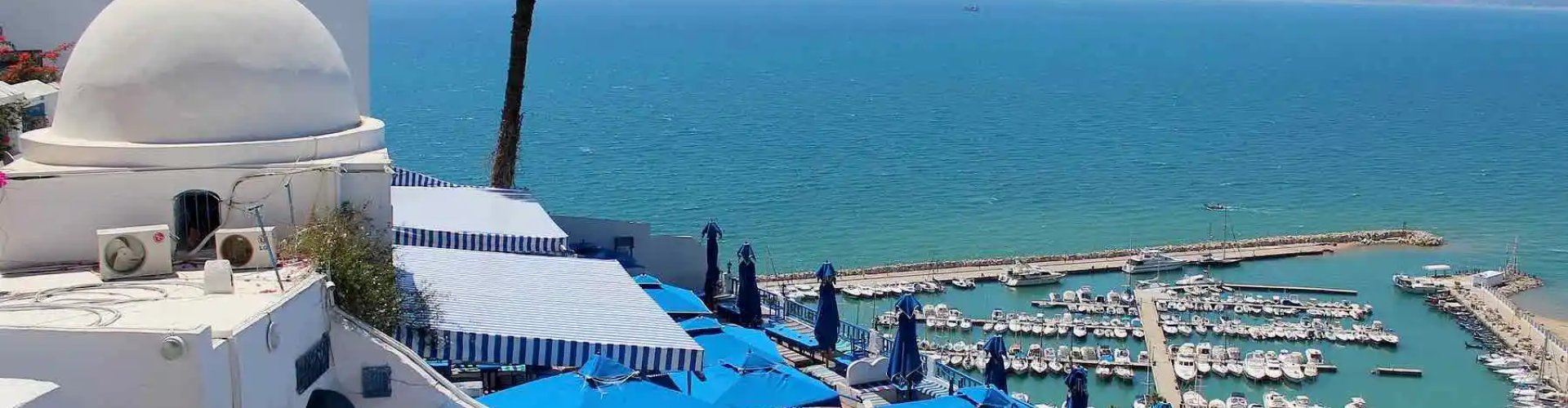 Street scene in Tunis, TN at sunset